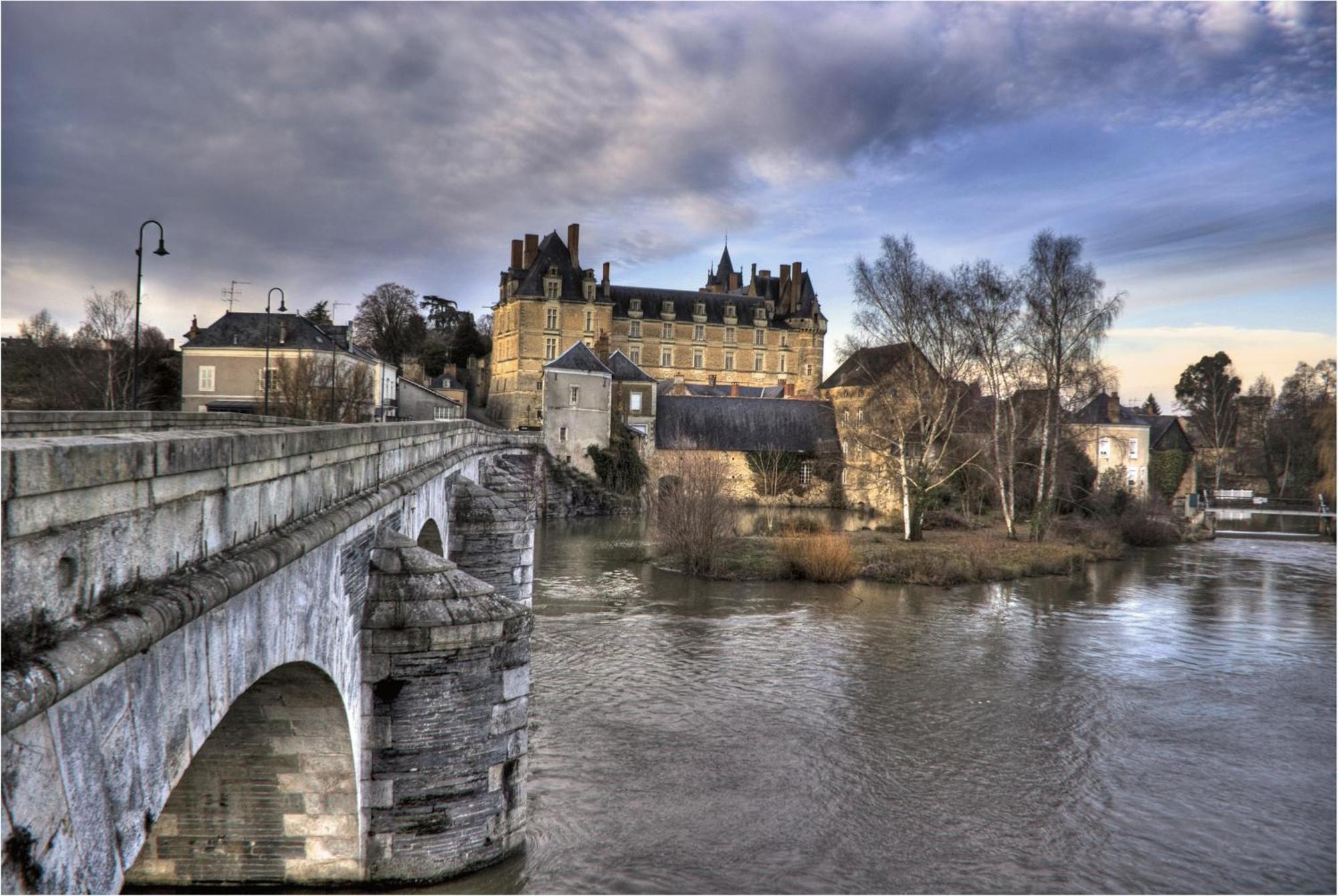 Chateau De Durtal Bed & Breakfast Exterior photo